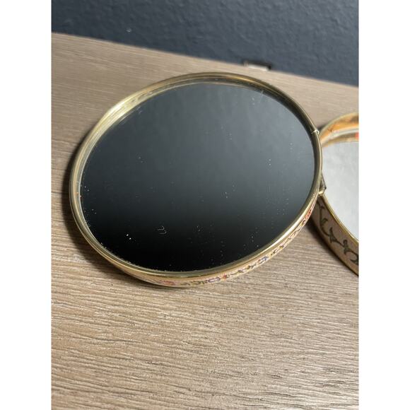 Metal Folding Travel Double Hand Mirror w/Stand 3 1/2 Round Floral Vintage - Picture 4 of 8